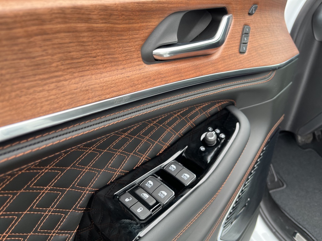 2025 Jeep Grand Cherokee L Summit Reserve photo 27