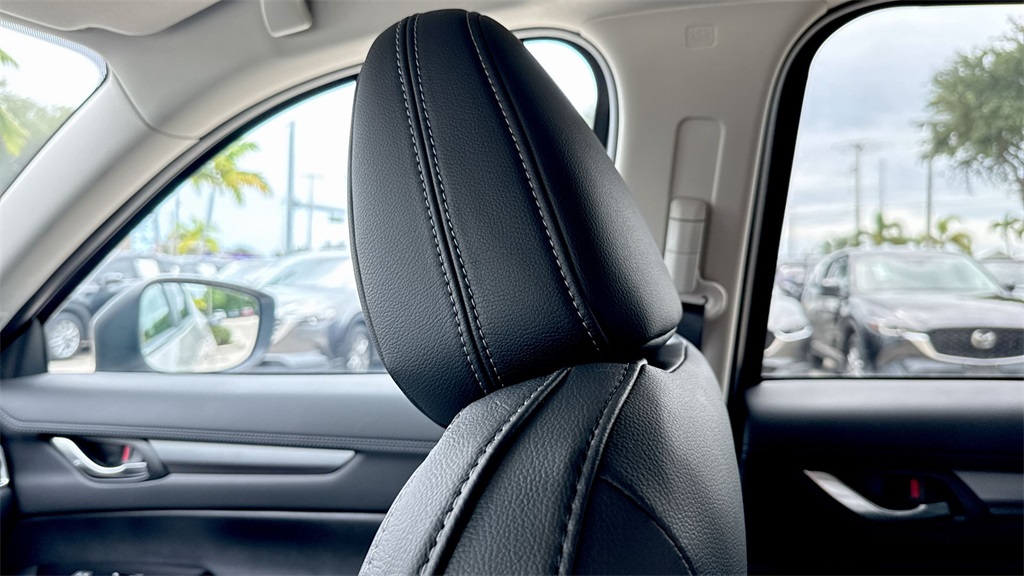 2025 Mazda CX-5 2.5 S Preferred photo 15