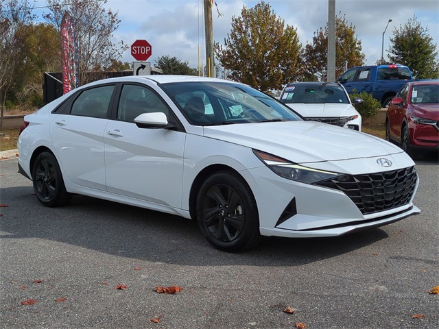 2023 Hyundai Elantra Hybrid Blue photo 3