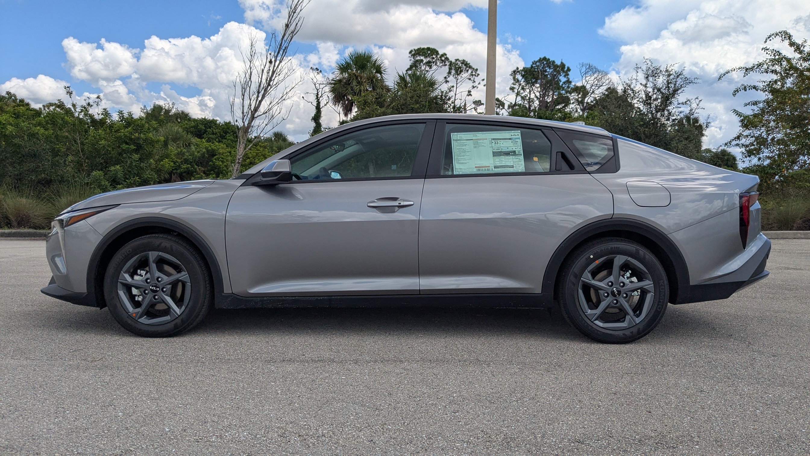 2025 Kia K4 LXS photo 8