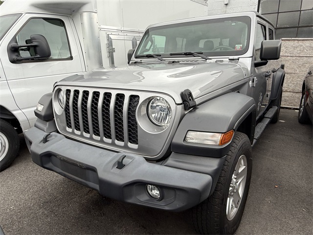 2020 Jeep Gladiator Sport photo 2