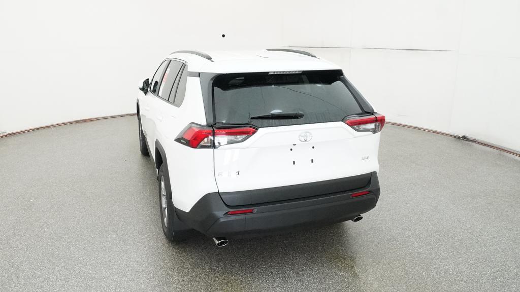 2025 Toyota RAV4 XLE photo 16