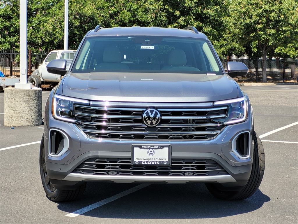 2025 Volkswagen Atlas SE Technology photo 2