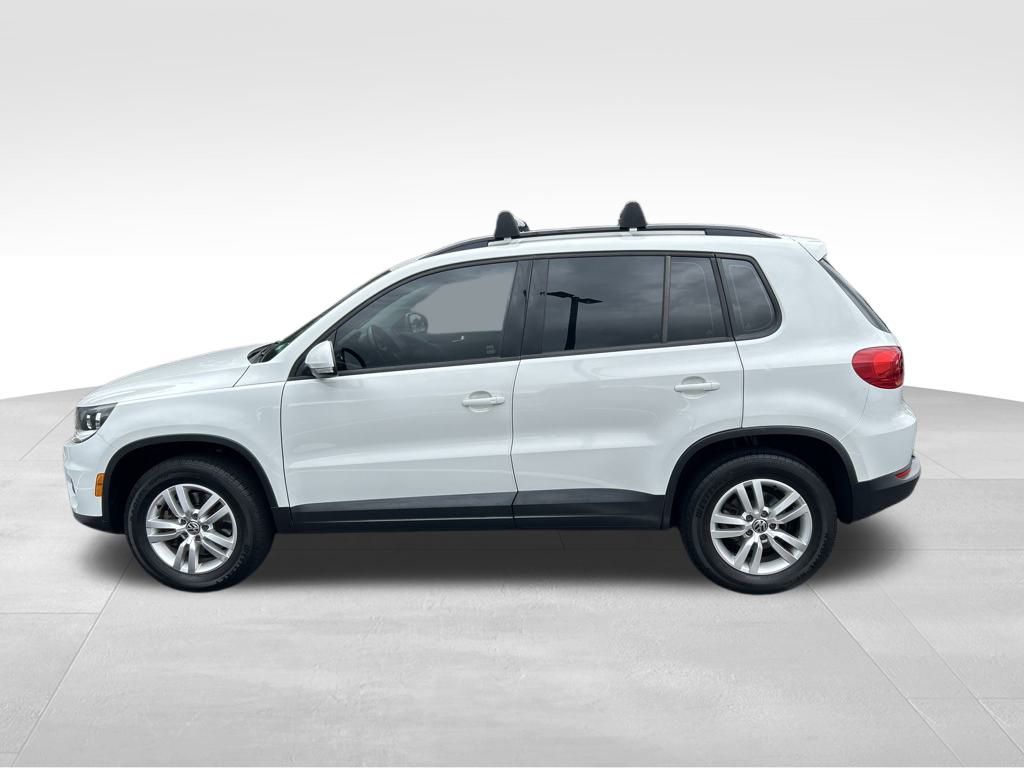 2017 Volkswagen Tiguan S photo 2