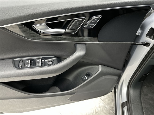 2017 Audi Q7 3.0T Premium Plus photo 4