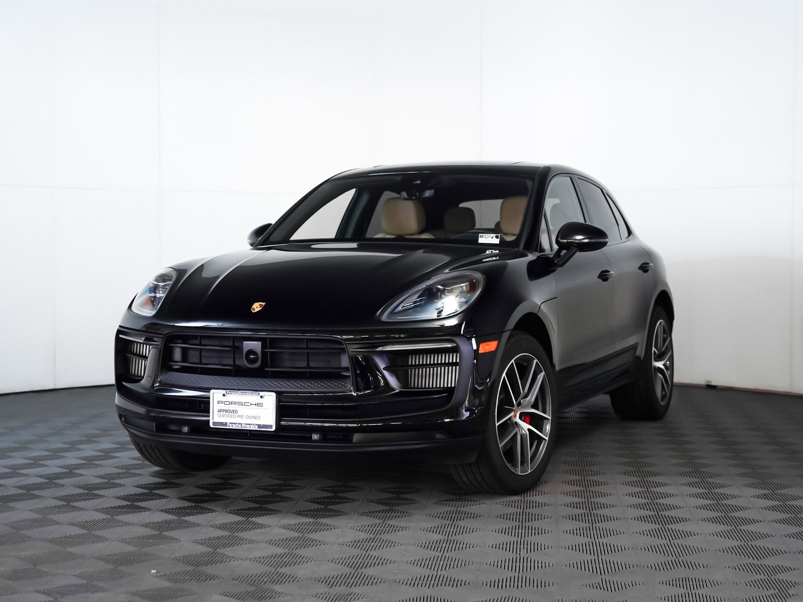 2025 Porsche Macan S's photo