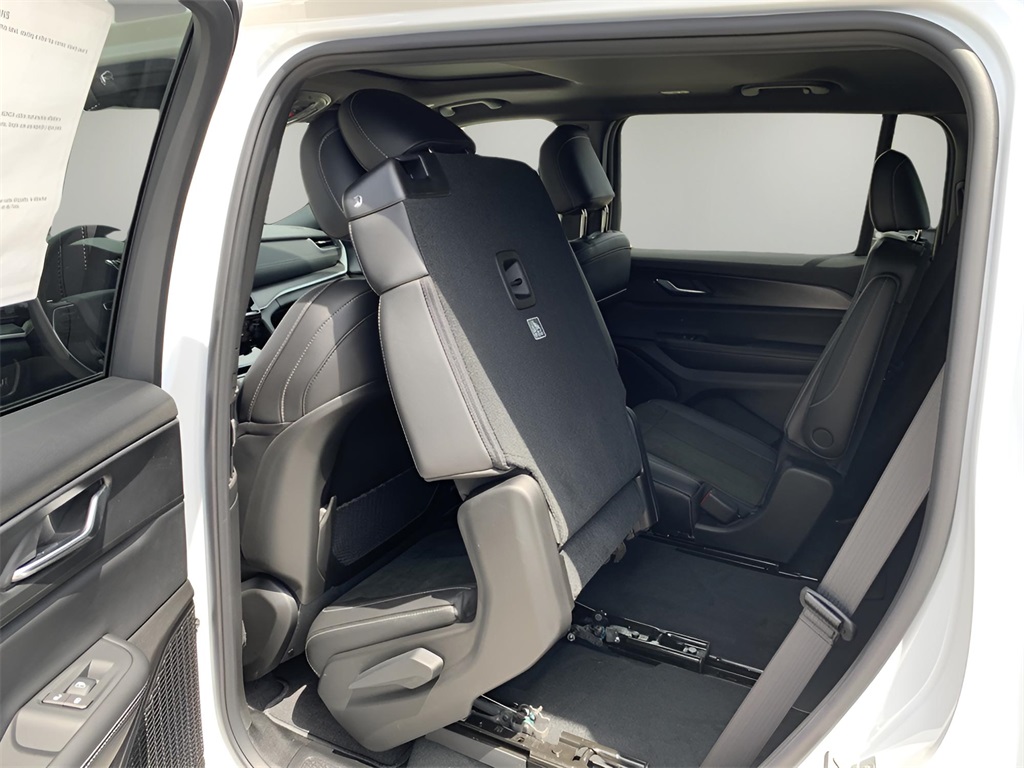 2025 Jeep Grand Cherokee Altitude X photo 48