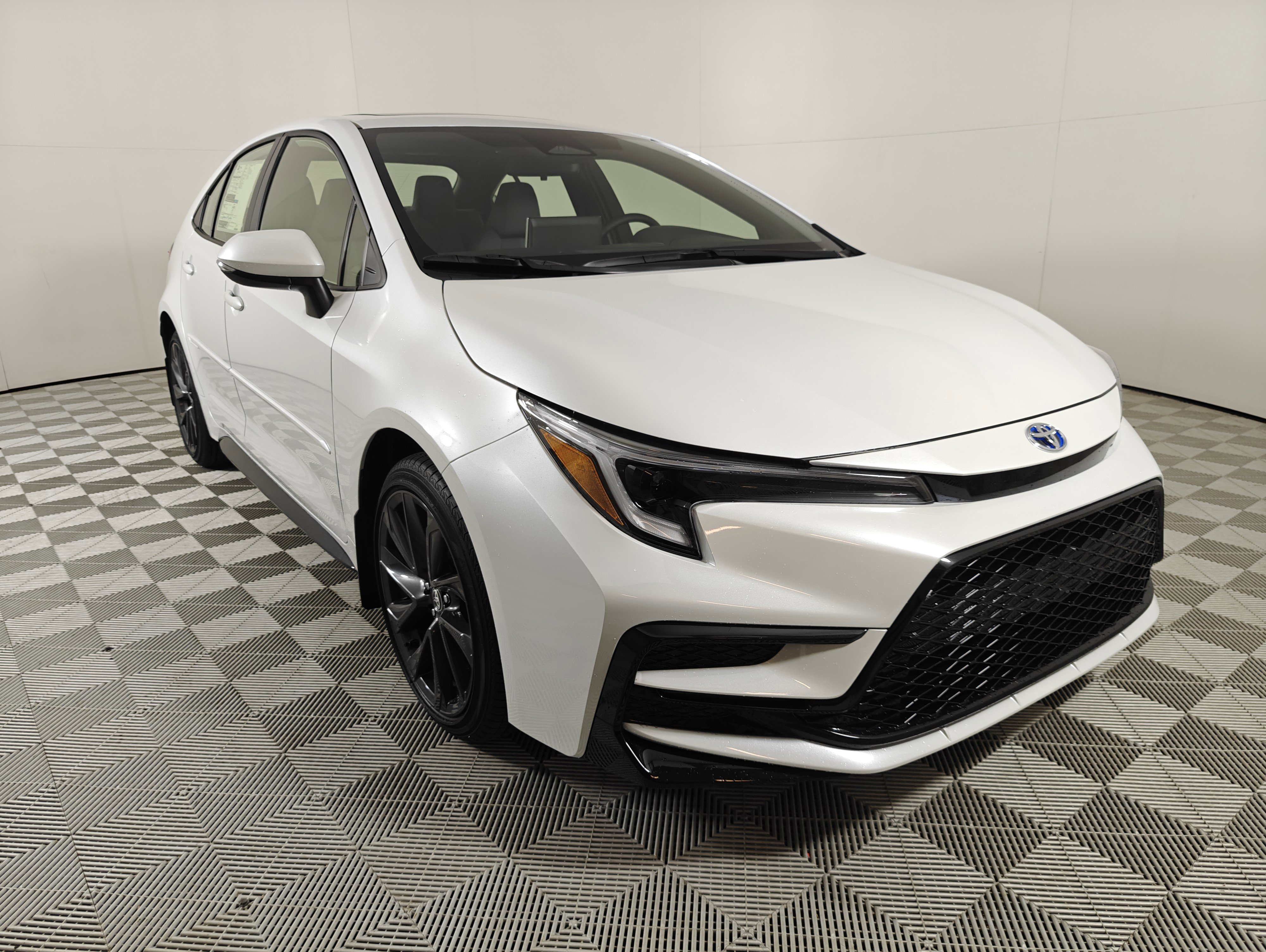 2025 Toyota Corolla SE's photo