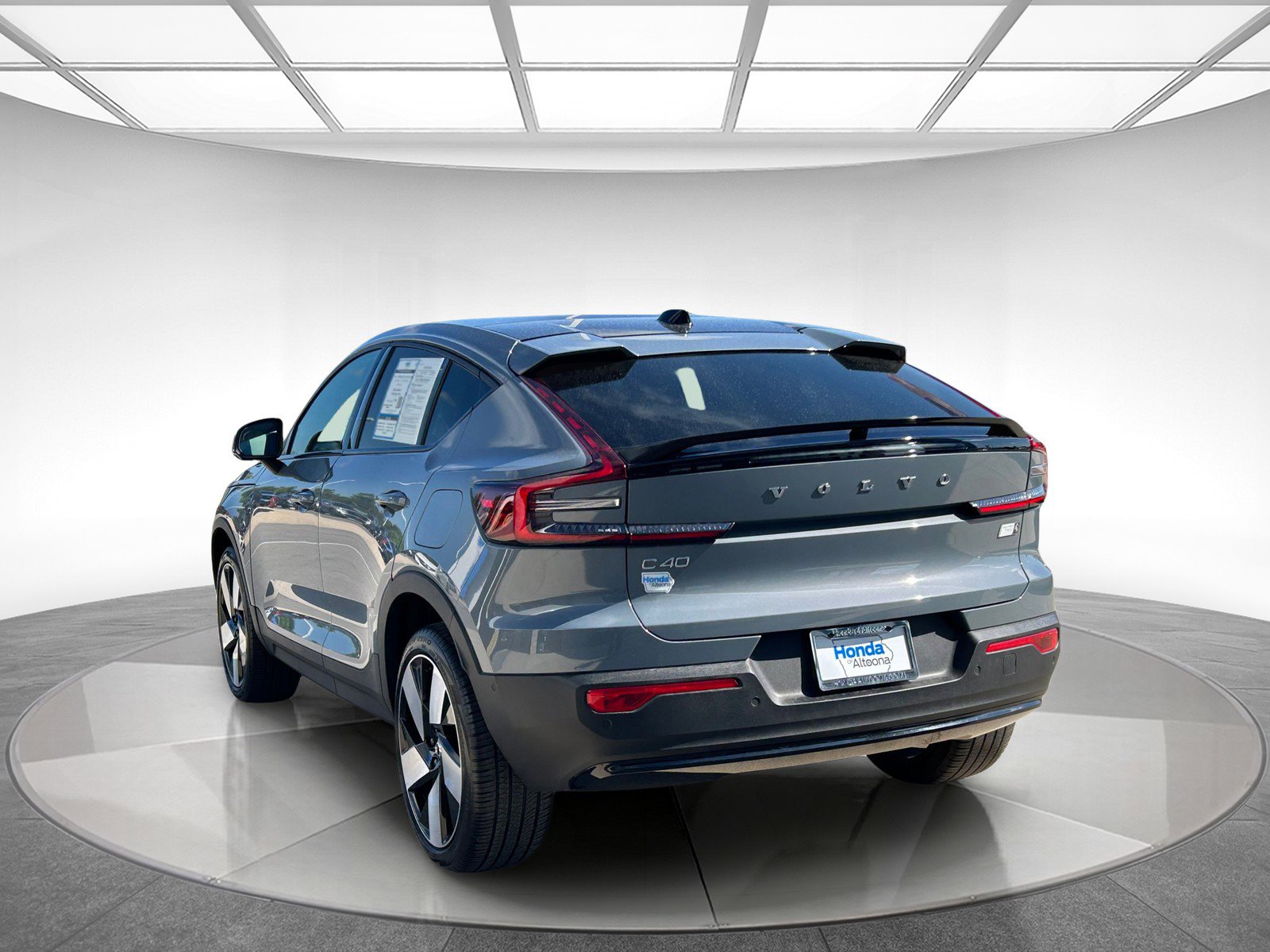 2023 Volvo C40 Recharge Ultimate photo 3