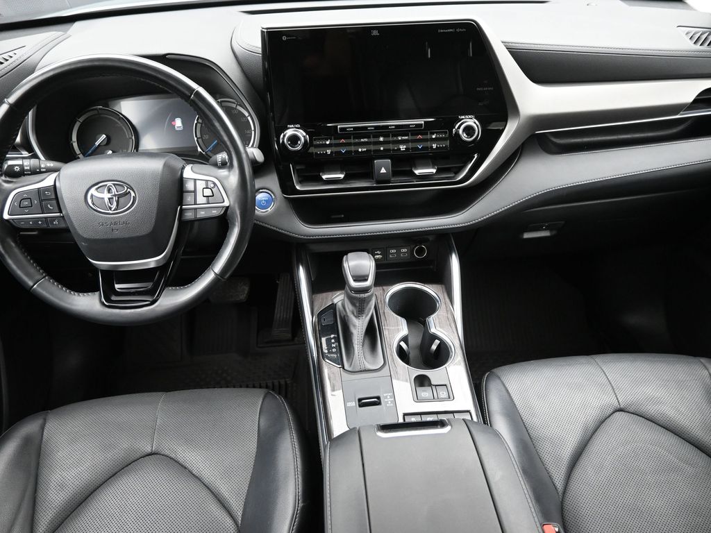 2022 Toyota Highlander Hybrid Limited photo 11
