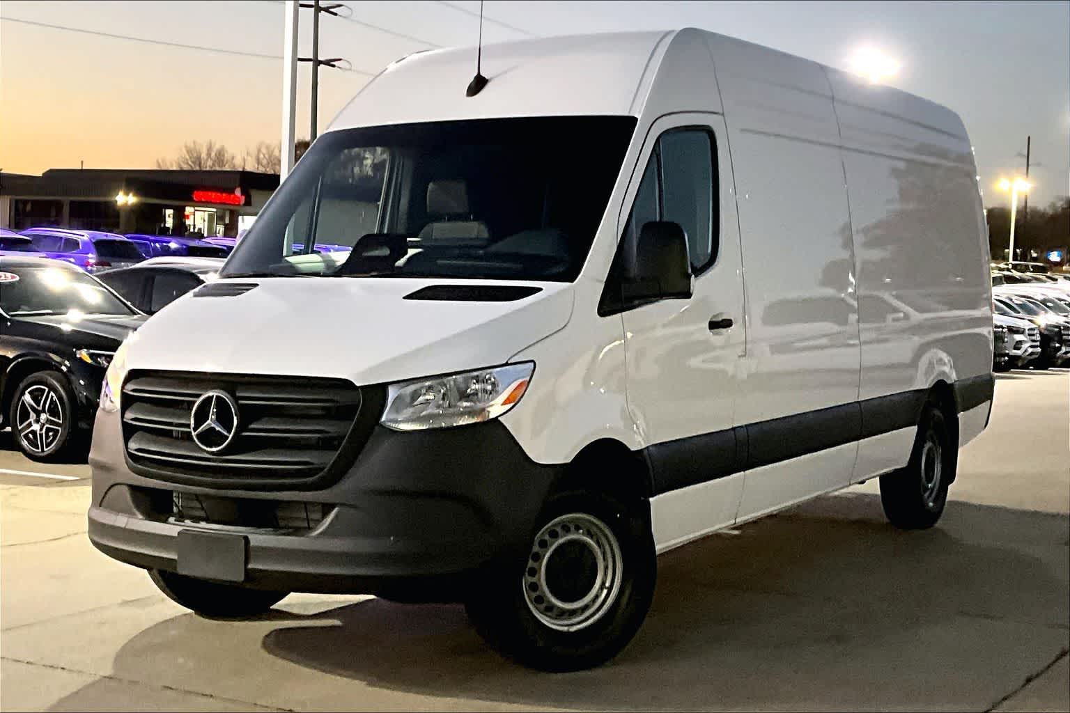 2026 Mercedes-Benz Sprinter Cargo Van Base's photo