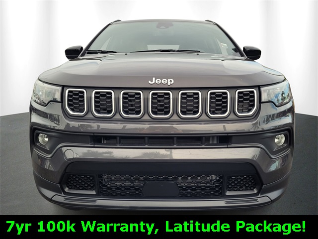 2024 Jeep Compass Latitude photo 2