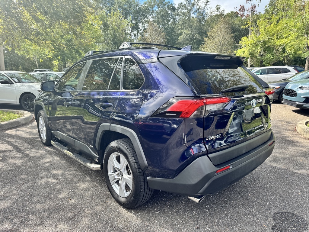 2020 Toyota RAV4 Hybrid XLE photo 4