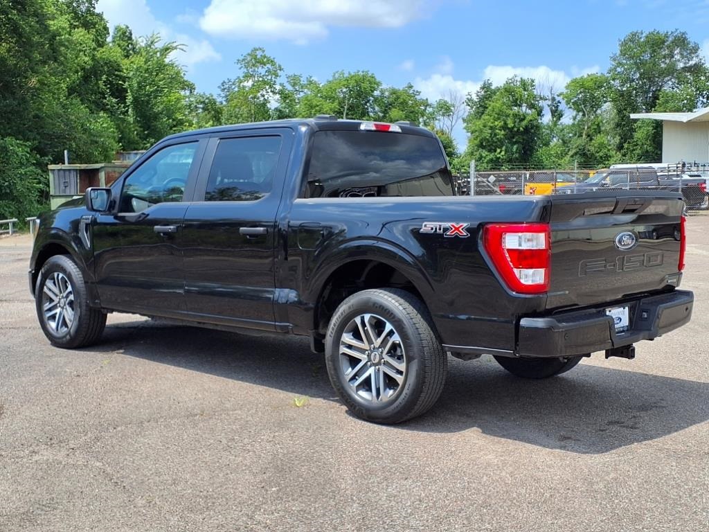 2023 Ford F-150 XL photo 2