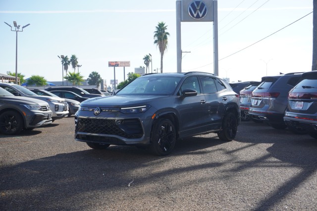 2026 Volkswagen Tiguan SE R-LINE BLACK's photo