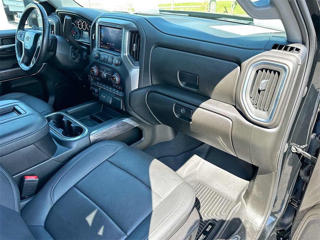 2022 Chevrolet Silverado 3500HD LTZ photo 23