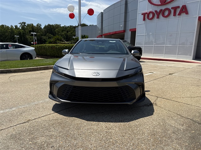2025 Toyota Camry SE photo 7