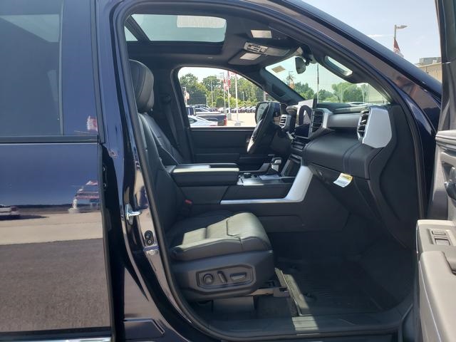 2025 Toyota Tundra Platinum CrewMax photo 11