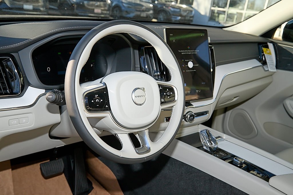 2026 VOLVO XC60 - Image 11