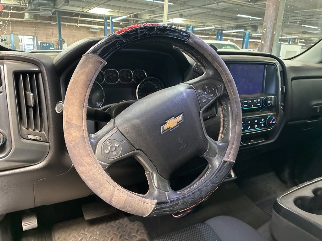 2018 Chevrolet Silverado 1500 LT photo 4