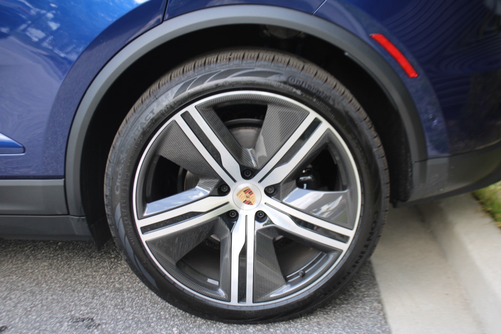 2025 Porsche Macan Electric photo 13
