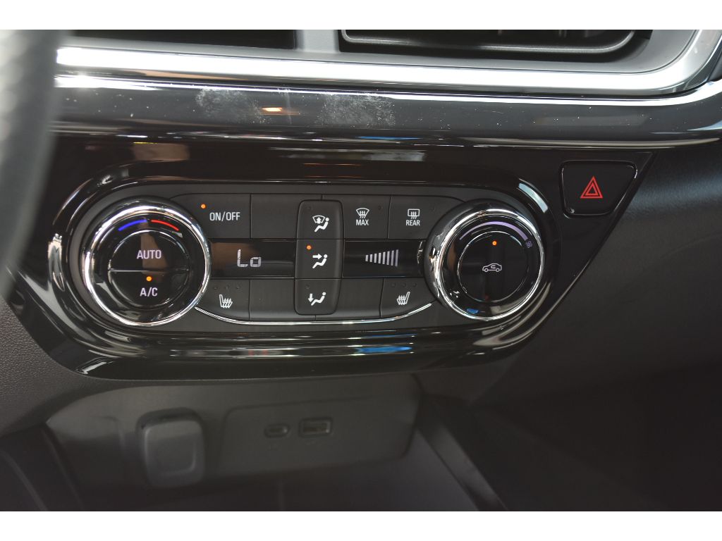 2025 Chevrolet Trax photo 23