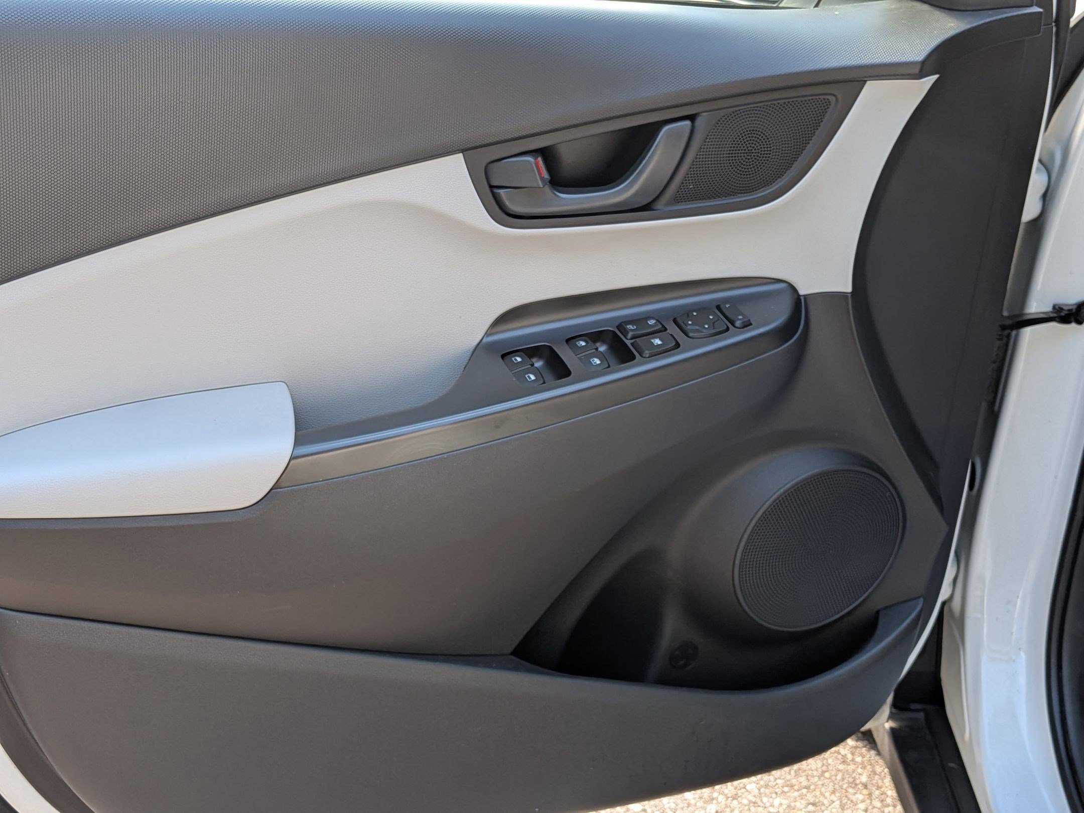 2023 Hyundai Kona SEL photo 11
