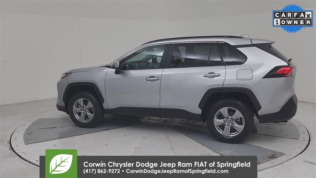 2024 Toyota RAV4 XLE photo 9