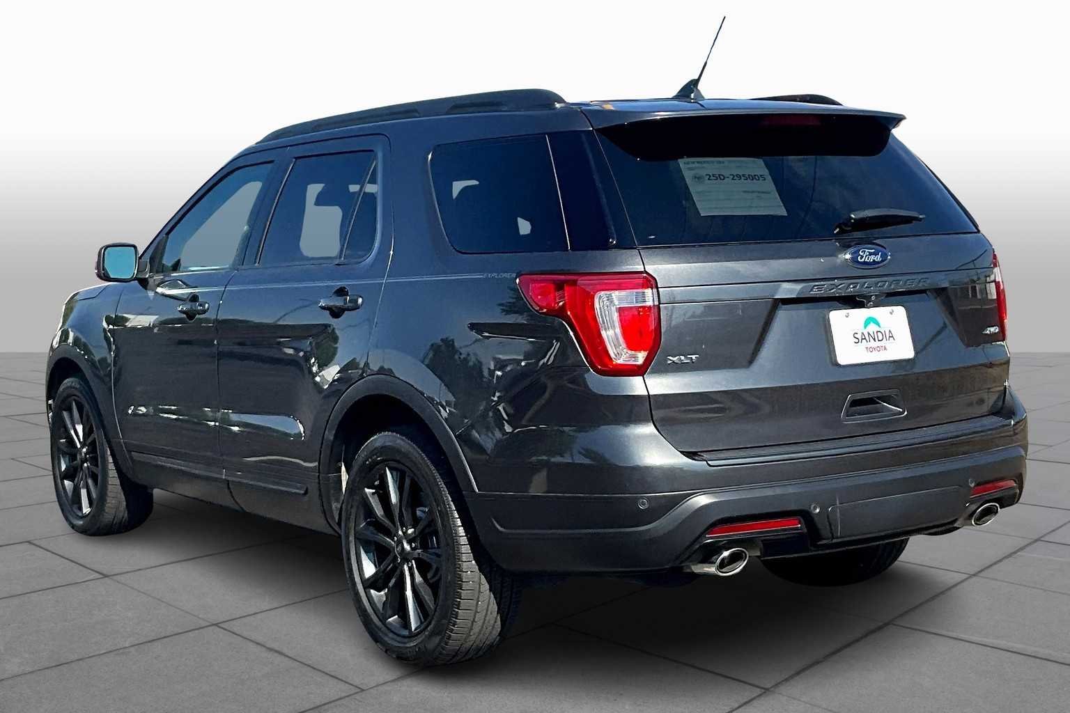 2019 Ford Explorer XLT photo 7