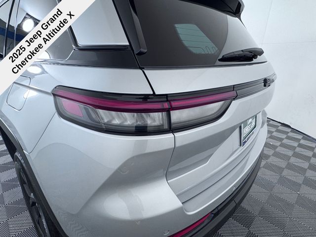 2025 Jeep Grand Cherokee Altitude X photo 12