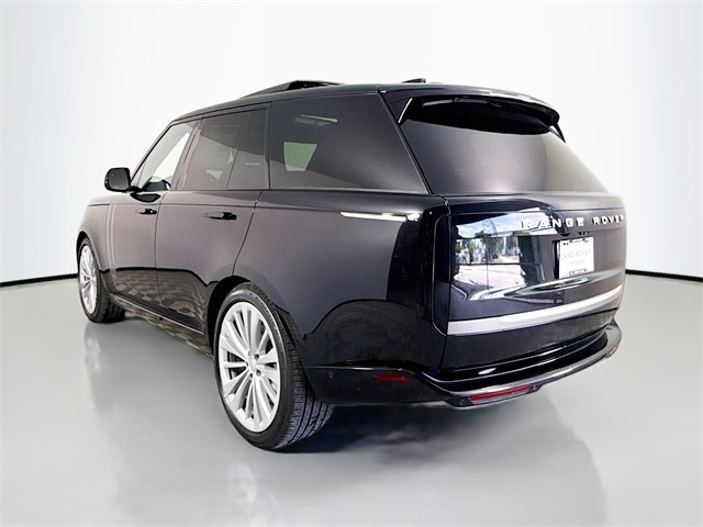 2025 Land Rover Range Rover SE photo 4