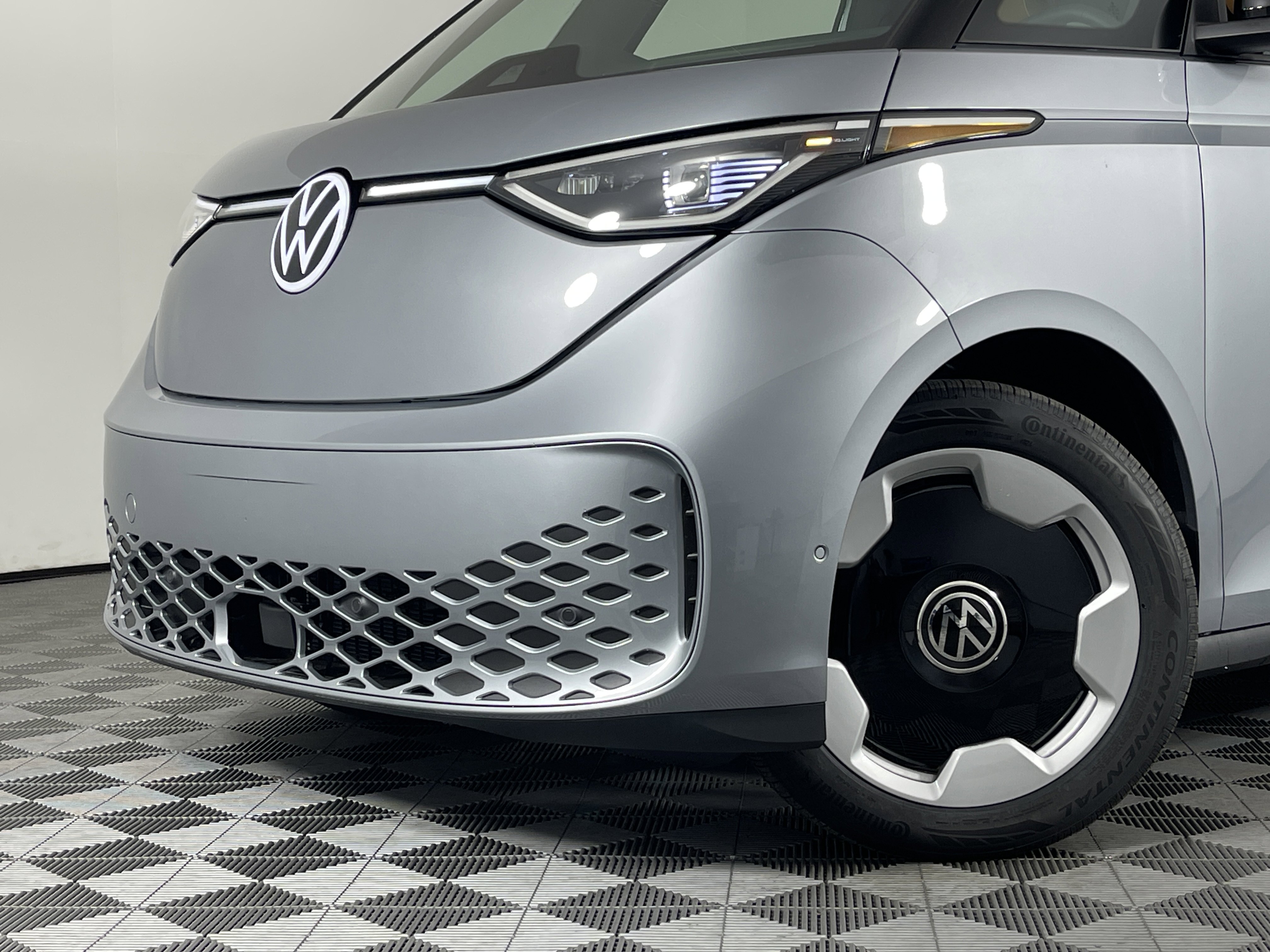2025 Volkswagen ID. Buzz Pro S photo 2