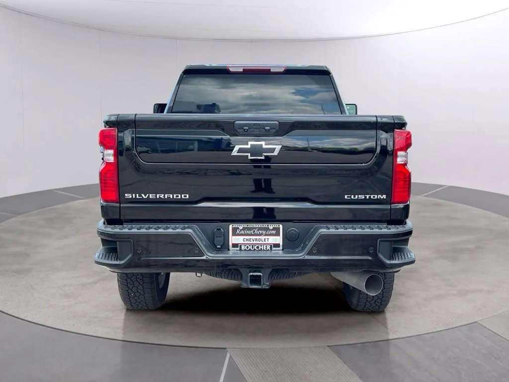 2024 Chevrolet Silverado 2500HD Custom photo 4