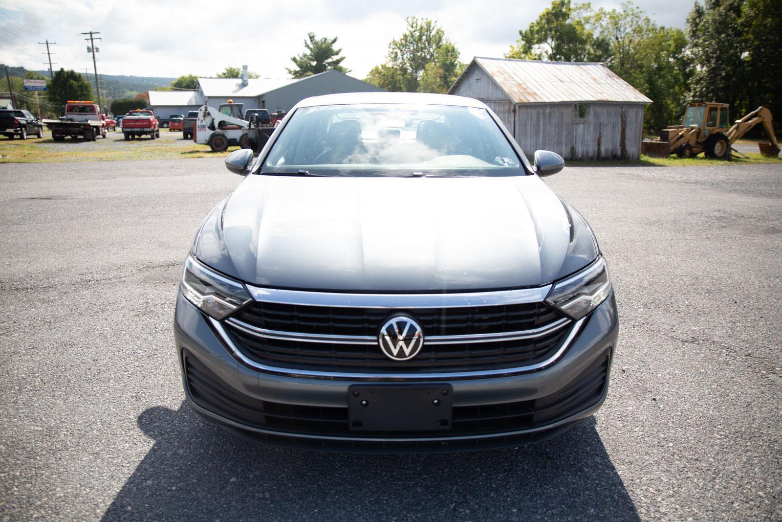 2024 Volkswagen Jetta SE photo 8