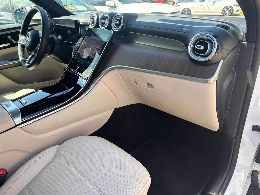 2025 Mercedes Benz GLC 300 4MATIC photo 11