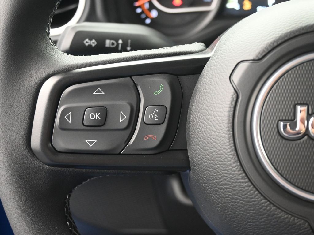 2025 Jeep Gladiator Sport photo 2