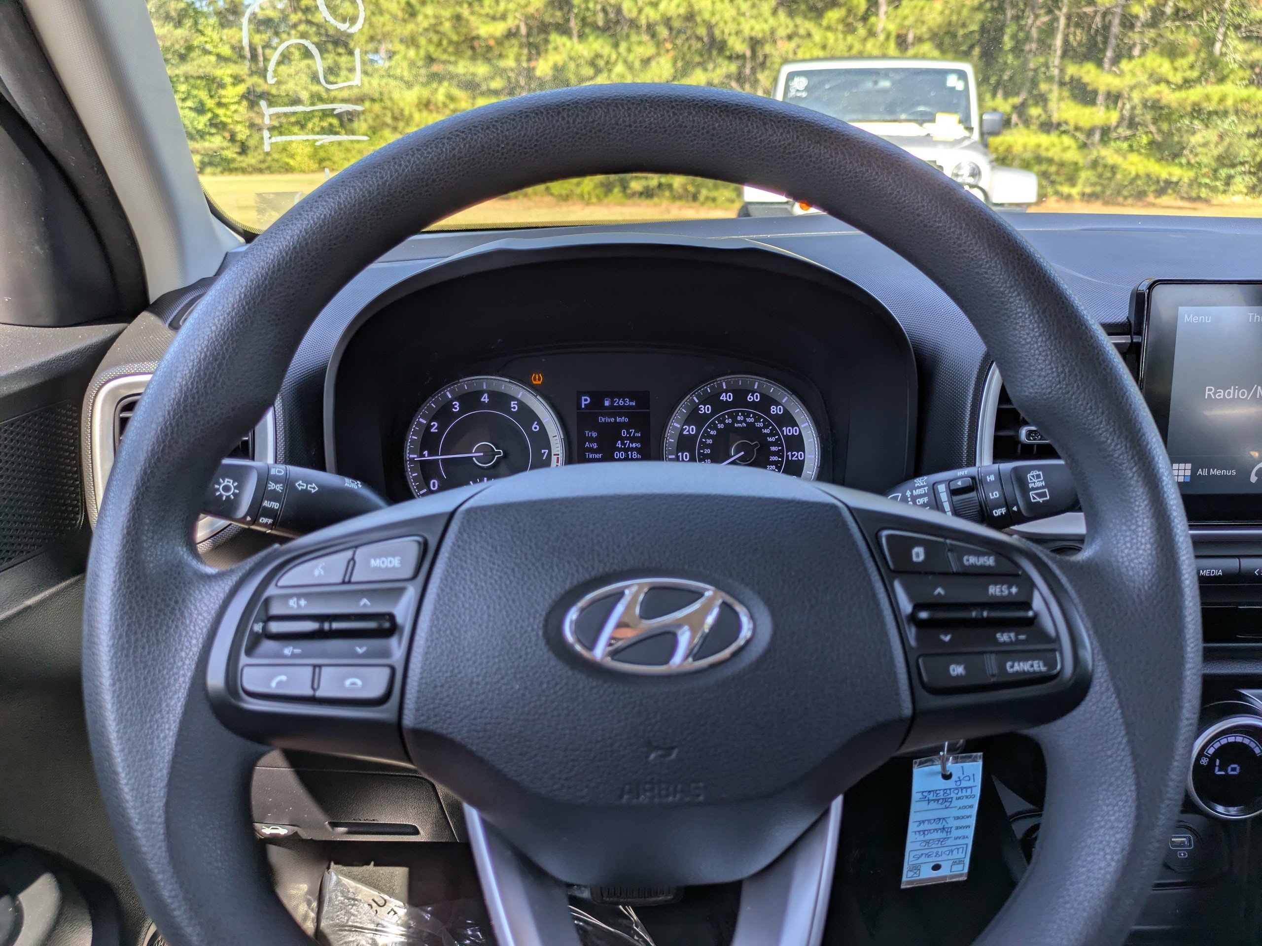 2020 Hyundai Venue SEL photo 25