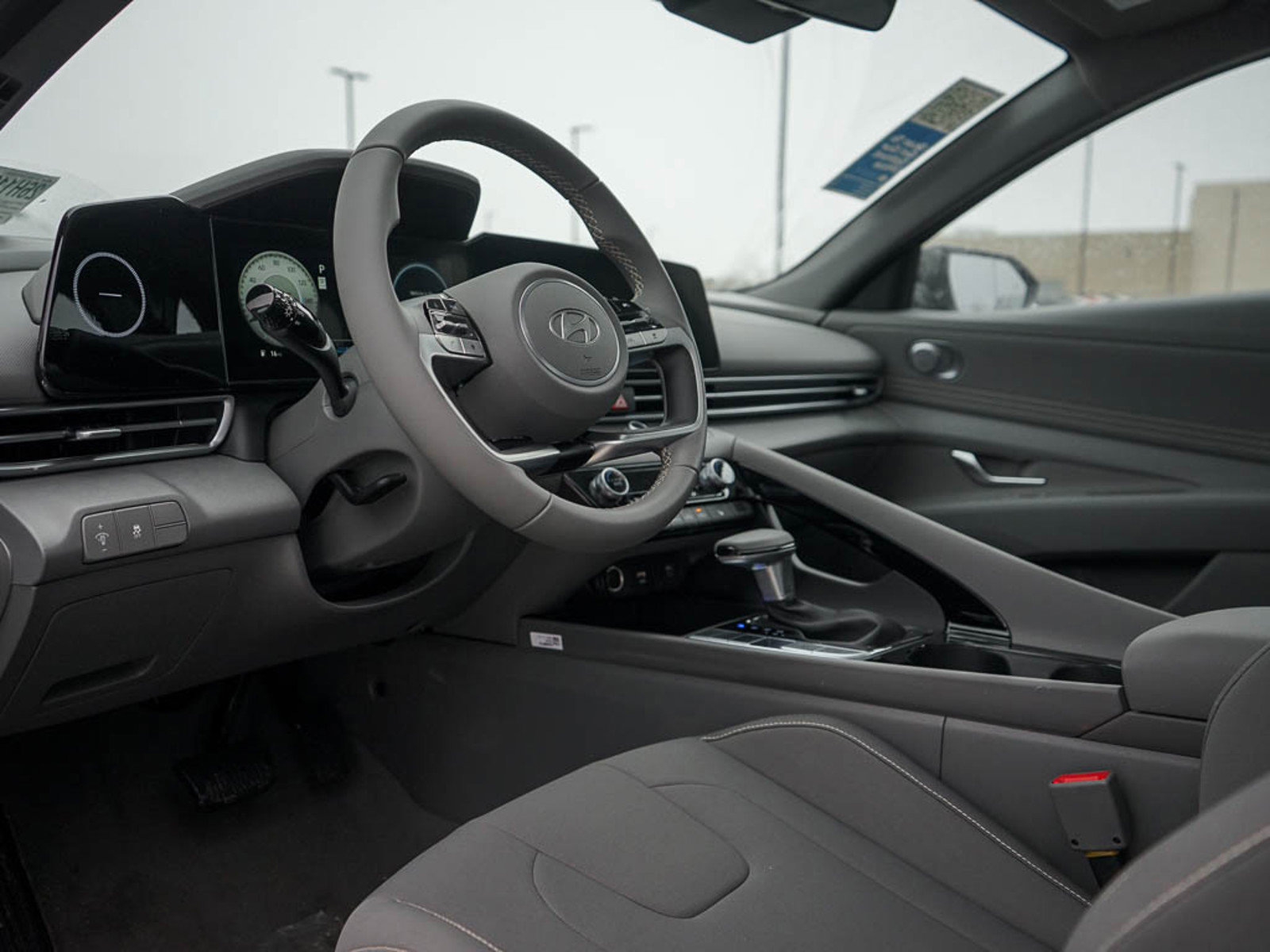2025 Hyundai Elantra SEL Convenience photo 15