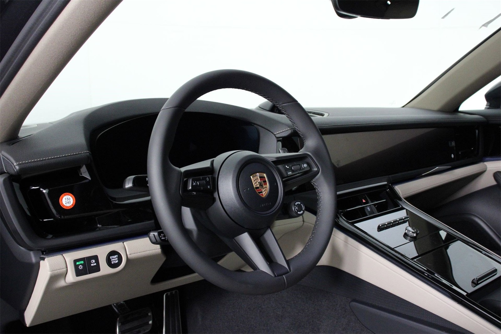 2026 Porsche Panamera E-Hybrid 4 photo 3