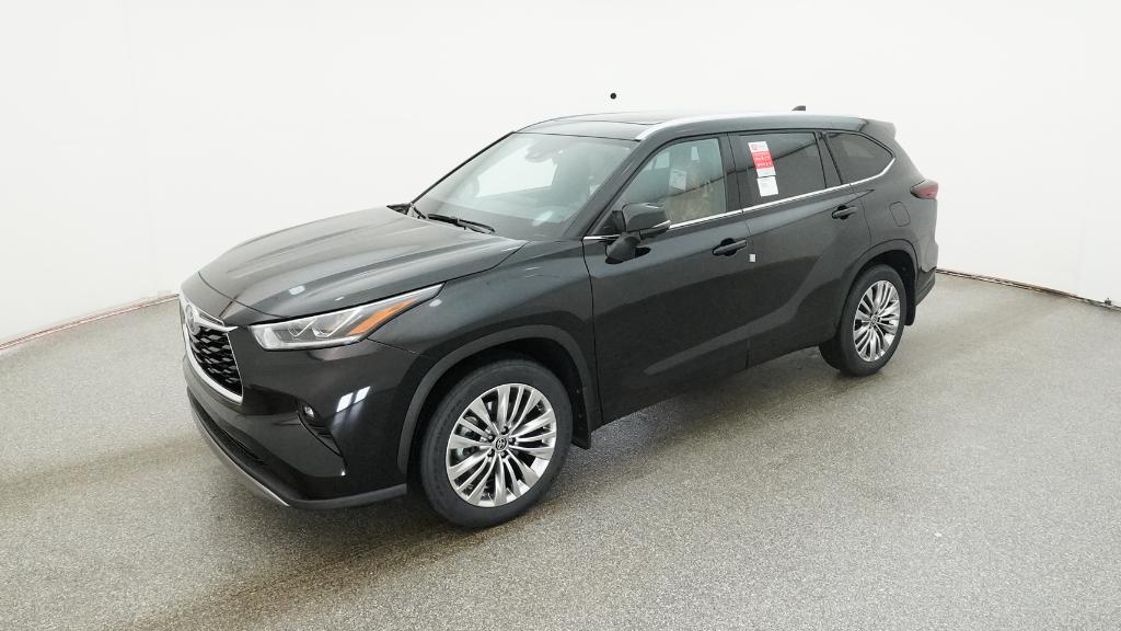 2026 Toyota Highlander Platinum's photo
