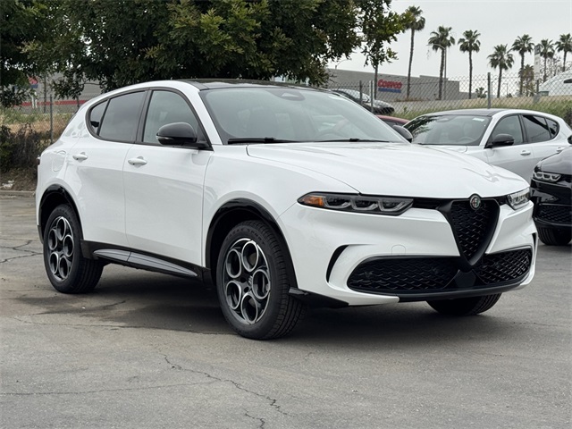 2025 Alfa Romeo Tonale Base