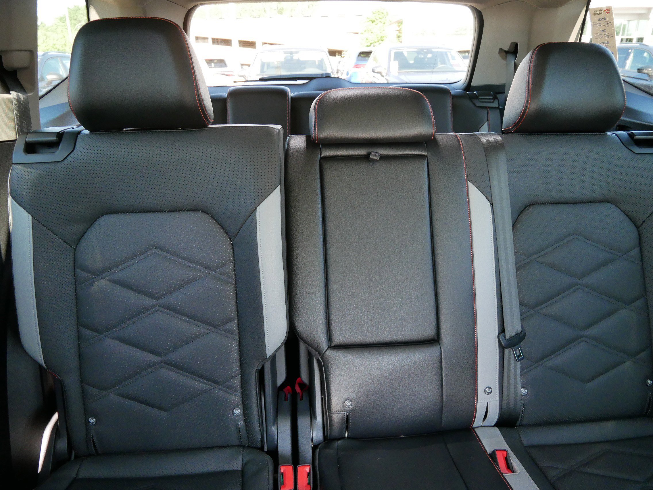 2024 Volkswagen Atlas Peak Edition SEL photo 13