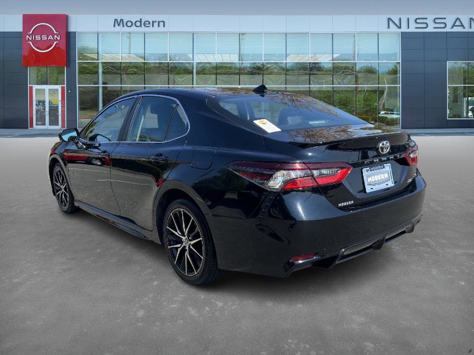 2024 Toyota Camry SE photo 7
