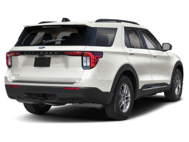 2025 Ford Explorer photo 2