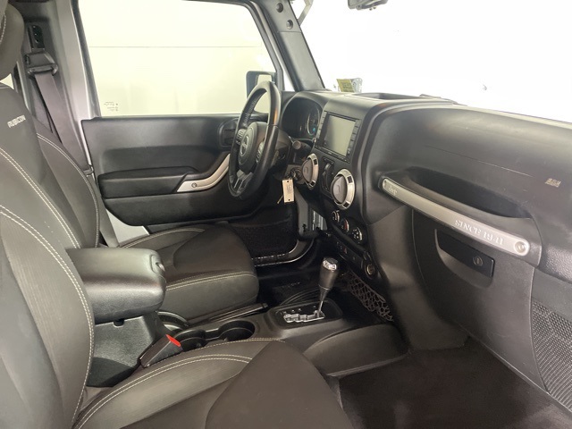 2017 Jeep Wrangler Unlimited Rubicon photo 12