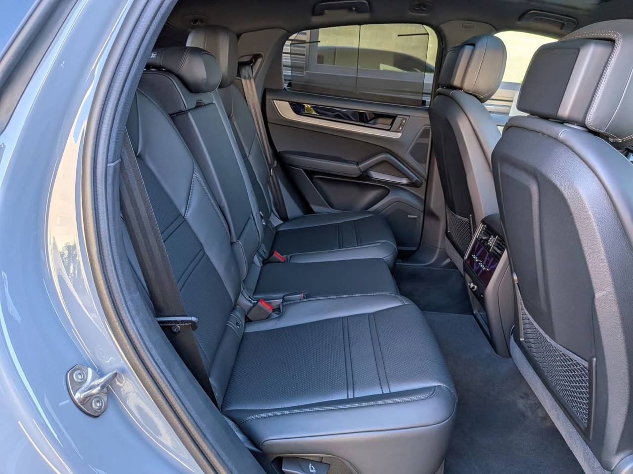 2025 Porsche Cayenne Coupe Base photo 23