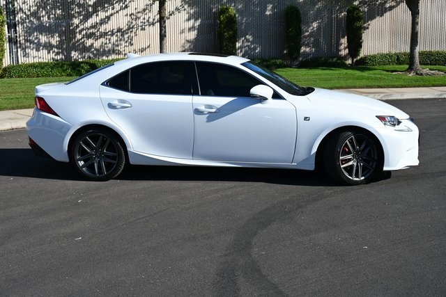 2015 Lexus IS 250 F SPORT photo 3
