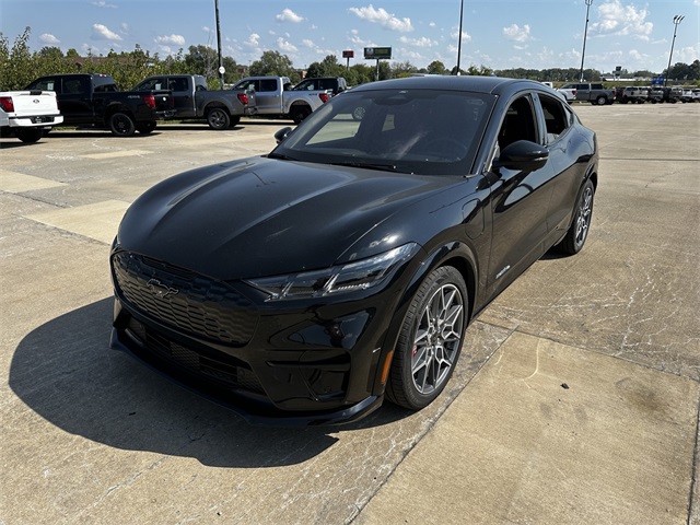 2025 Ford Mustang Mach-E GT photo 4