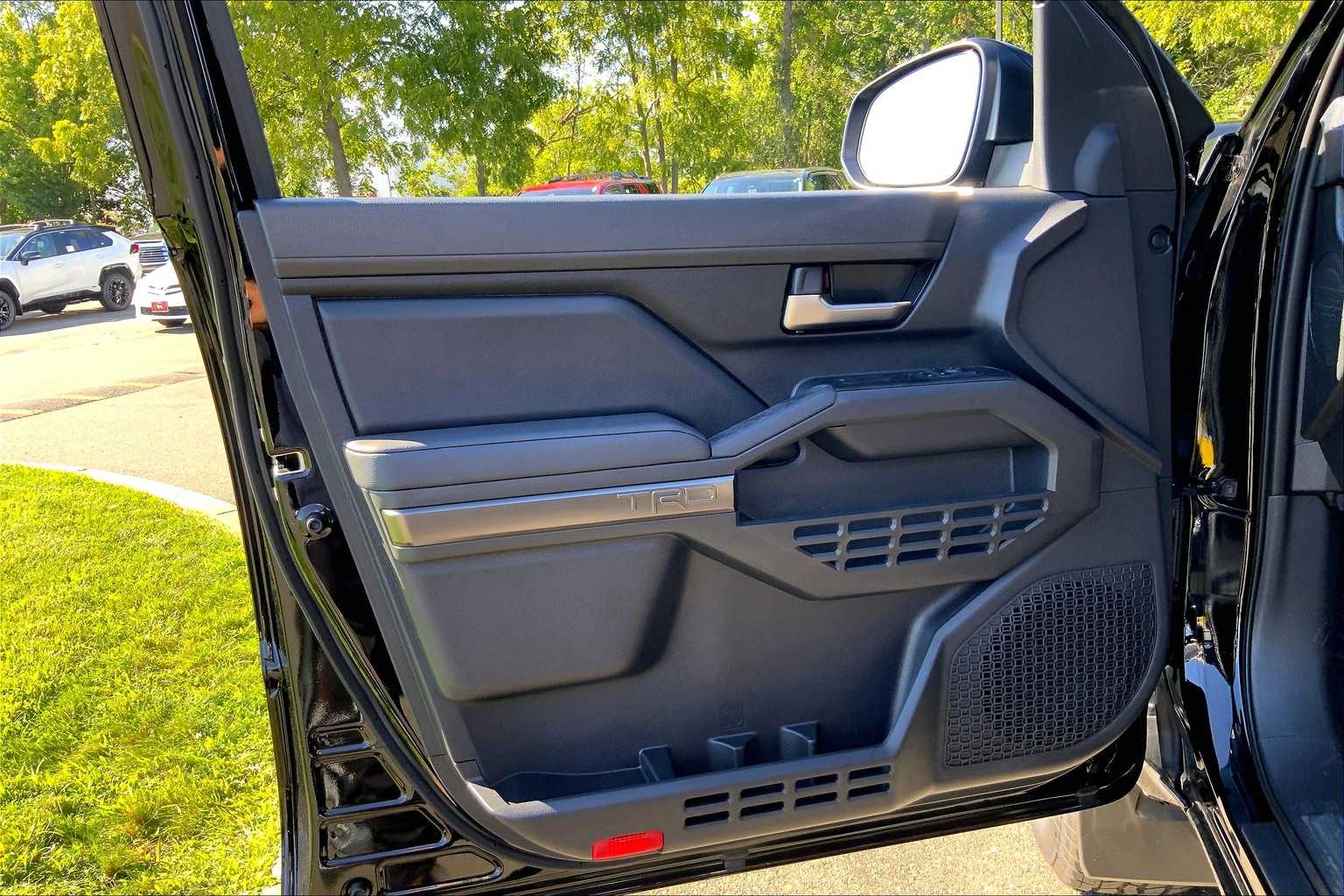 2025 Toyota Tacoma TRD Off-Road 4x4 Double Cab photo 10