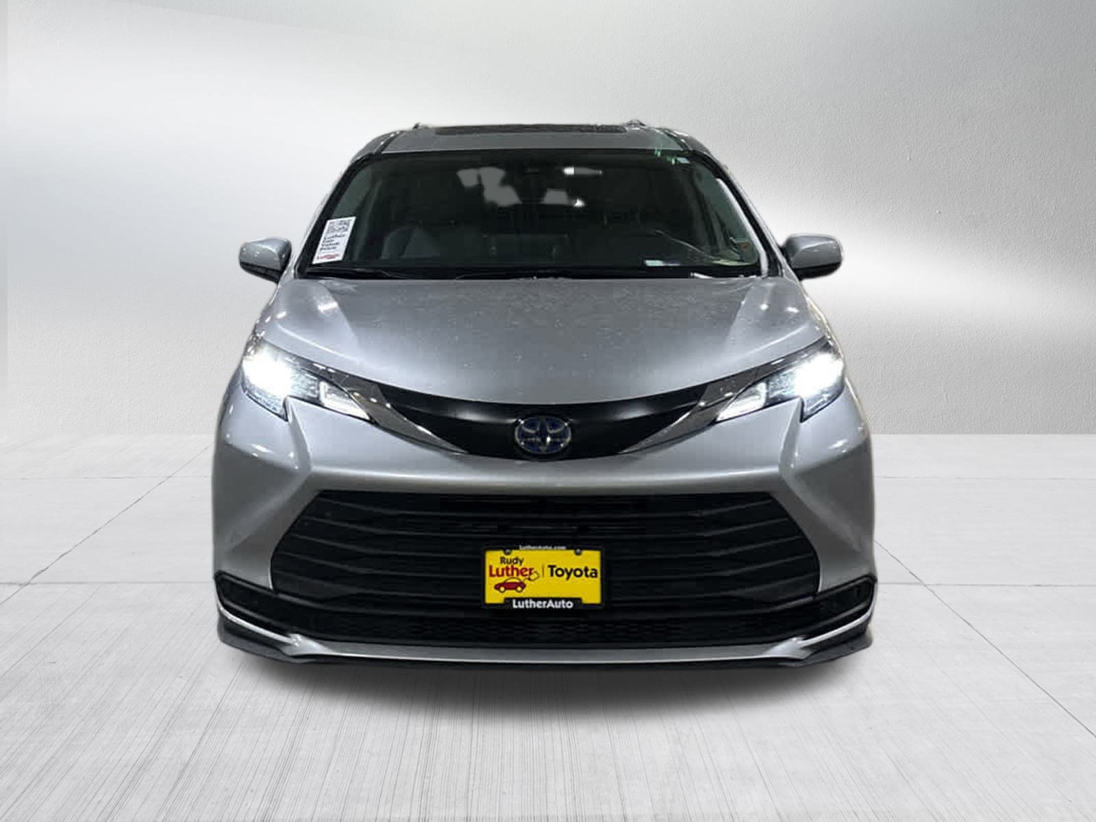 Used 2024 Toyota Sienna LE with VIN 5TDBRKEC4RS209216 for sale in Golden Valley, Minnesota